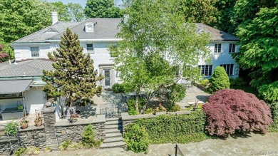 Welcome to this magnificent and stately Center Hall Colonial - photo 39