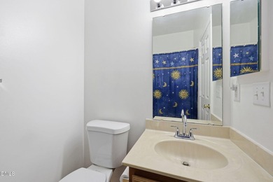 Beautiful 5-bedroom, 3-bath home with a loft in the highly - photo 15