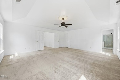 Beautiful 5-bedroom, 3-bath home with a loft in the highly - photo 18