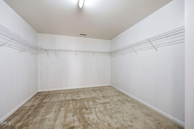Beautiful 5-bedroom, 3-bath home with a loft in the highly - photo 22