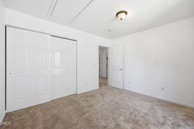 Beautiful 5-bedroom, 3-bath home with a loft in the highly - photo 24