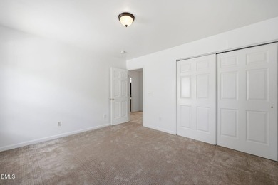 Beautiful 5-bedroom, 3-bath home with a loft in the highly - photo 26