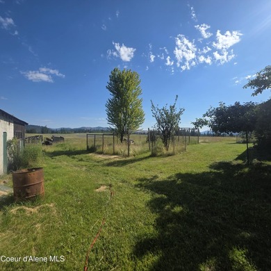 This rare find 3-bedroom home is centrally located and offers - photo 7