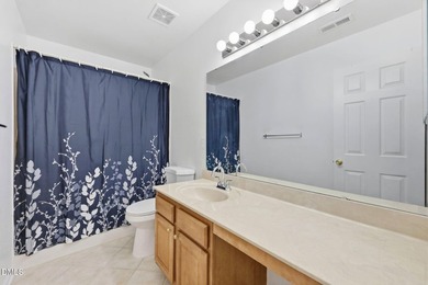 Beautiful 5-bedroom, 3-bath home with a loft in the highly - photo 27