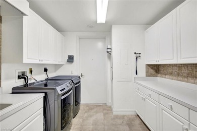 Enter this stunning residence from your own private elevator and - photo 28