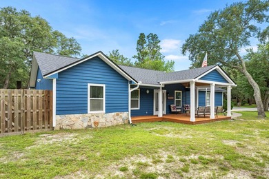 Beautifully renovated home tucked away on a quiet cul-de-sac in - photo 33