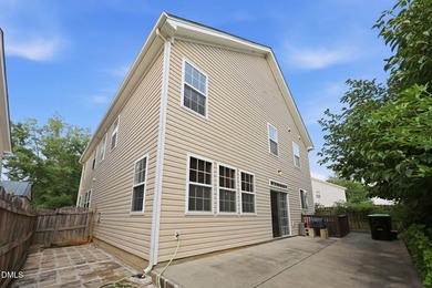 Beautiful 5-bedroom, 3-bath home with a loft in the highly - photo 34