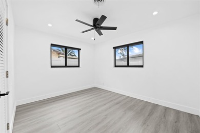 Beautifully updated 2BR/2BA corner home with a brand-new roof - photo 15
