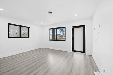Beautifully updated 2BR/2BA corner home with a brand-new roof - photo 17