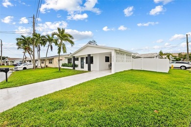 Beautifully updated 2BR/2BA corner home with a brand-new roof - photo 21