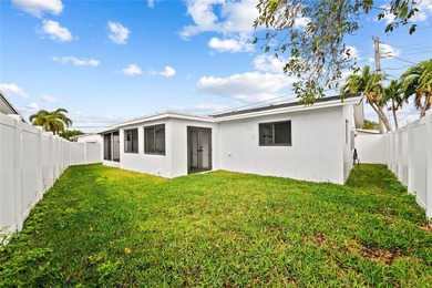 Beautifully updated 2BR/2BA corner home with a brand-new roof - photo 24