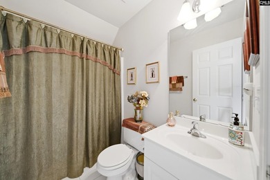 Welcome home to this spacious 5 bedroom, 3.5 bathroom home - photo 29