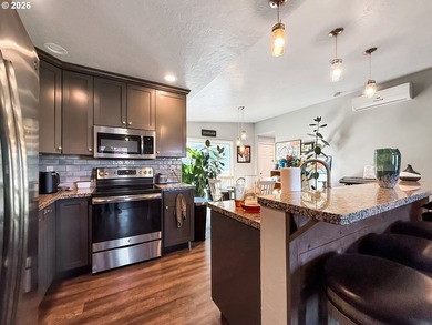 Beautifully updated and versatile property just a short distance - photo 6