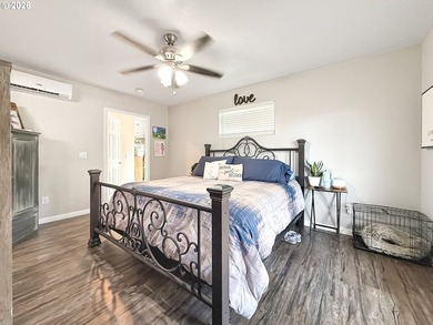 Beautifully updated and versatile property just a short distance - photo 10