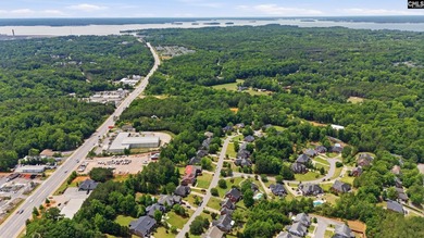 Welcome home to this spacious 5 bedroom, 3.5 bathroom home - photo 48