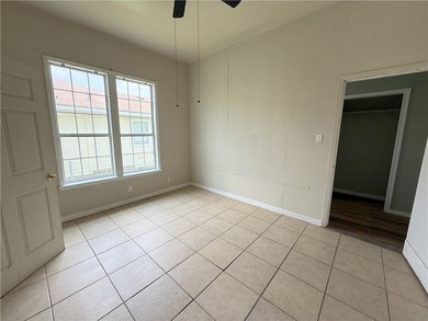 Great opportunity in a convenient central location! This 3 - photo 12