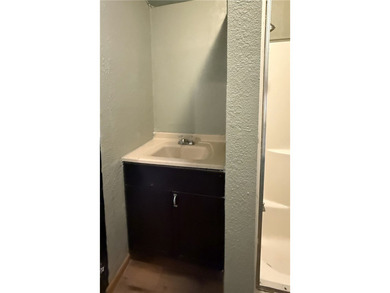 Great opportunity in a convenient central location! This 3 - photo 14