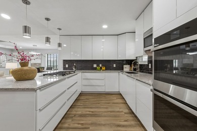 Nestled in the highly sought-after Canyon Creek neighborhood - photo 16