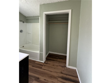 Great opportunity in a convenient central location! This 3 - photo 17