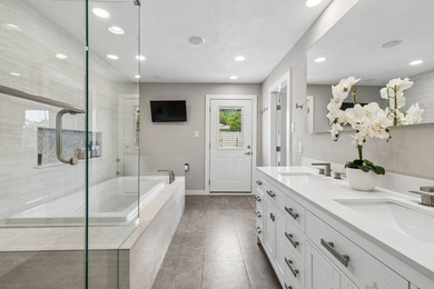 Nestled in the highly sought-after Canyon Creek neighborhood - photo 23