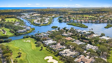 Updated Courtyard Villa centrally located with in Admirals Cove - photo 29