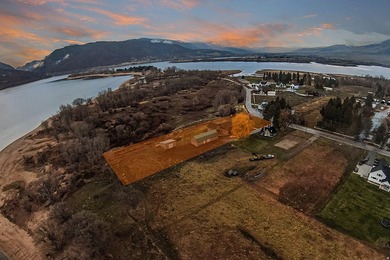 Extraordinary Lakeside Legacy Estate on Cemetery Point Peninsula - photo 1
