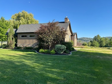 Extraordinary Lakeside Legacy Estate on Cemetery Point Peninsula - photo 7