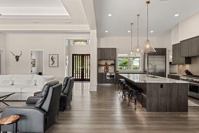 Welcome to one of Sandestin Golf & Beach Resort's premier custom - photo 23