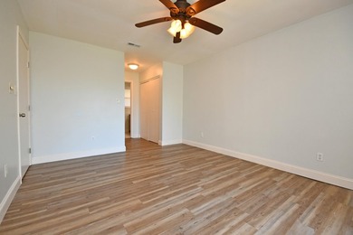 Welcome to 1824 Mallard Dr, Unit B, a well-maintained residence - photo 26