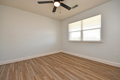 Welcome to 1824 Mallard Dr, Unit B, a well-maintained residence - photo 34