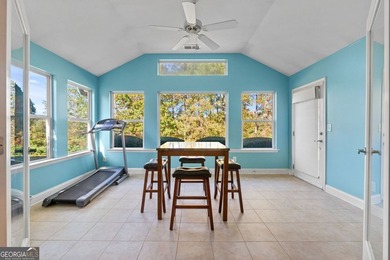 Beautiful 3 bedroom, 3 bathroom home located in the highly - photo 11