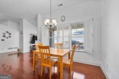 Beautiful 3 bedroom, 3 bathroom home located in the highly - photo 12
