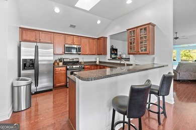 Beautiful 3 bedroom, 3 bathroom home located in the highly - photo 13