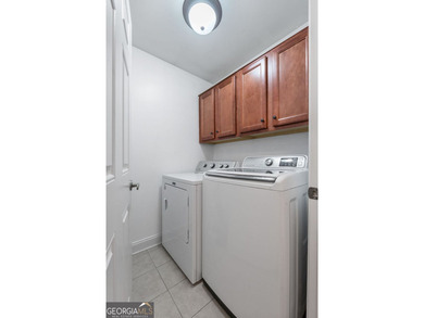 Beautiful 3 bedroom, 3 bathroom home located in the highly - photo 23