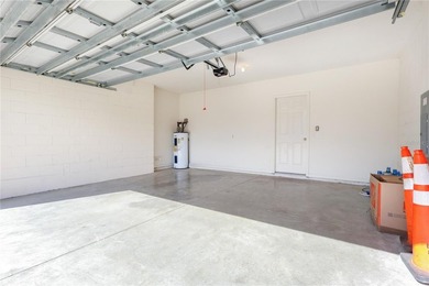 Seller will provide a $10,000 credit with a full-price offer - photo 25