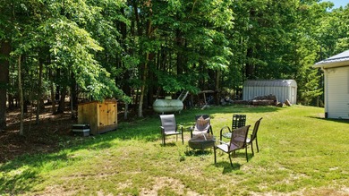 Country living at its best! Check out this recently renovated - photo 33