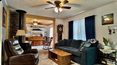 Country living at its best! Check out this recently renovated - photo 40