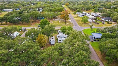 Great investment opportunity in the heart of Rockport! This - photo 2