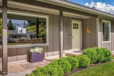 Beautifully updated & move-in ready, this spacious 4-bedroom - photo 4