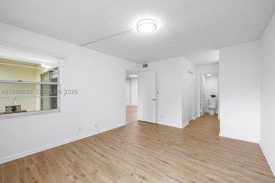 Beautiful 2/2 condo in Century Village, Pembroke Pines. This - photo 12