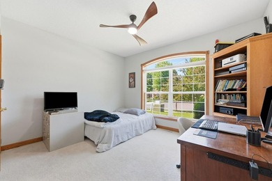 Beautiful home located in an elegant peaceful neighborhood - photo 14