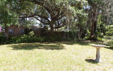 SOLID AND CONVENIENT HOME - This home nestled in the quiet but - photo 15