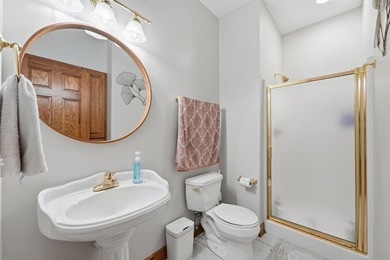 Beautiful home located in an elegant peaceful neighborhood - photo 15