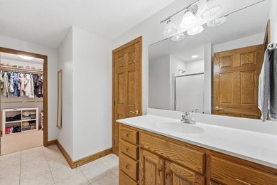 Beautiful home located in an elegant peaceful neighborhood - photo 18