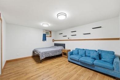 Beautiful home located in an elegant peaceful neighborhood - photo 19