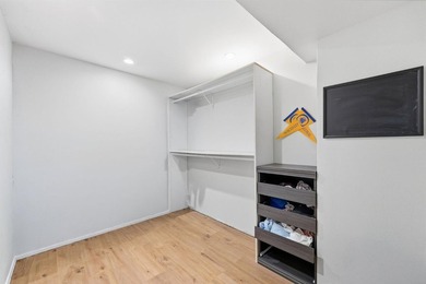 Beautiful home located in an elegant peaceful neighborhood - photo 20