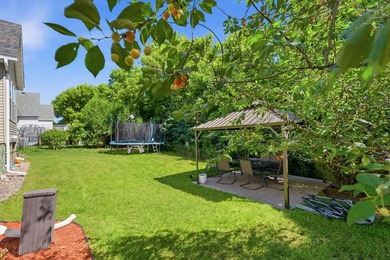 Beautiful home located in an elegant peaceful neighborhood - photo 21