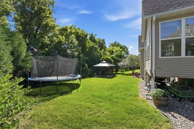 Beautiful home located in an elegant peaceful neighborhood - photo 22