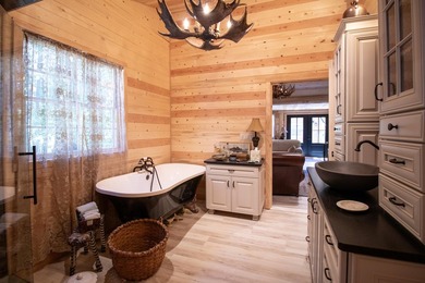 Some properties offer an escape--Welcome to a rare, private - photo 22