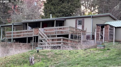 North Umpqua River Home For Sale in Glide Oregon